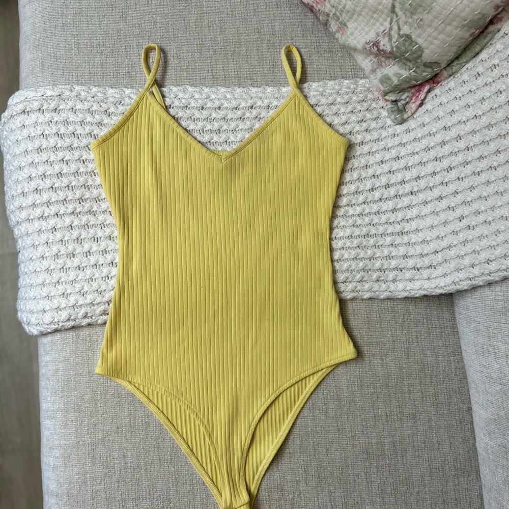 Yellow Ribbed Bodysuit - Picture 4 of 5